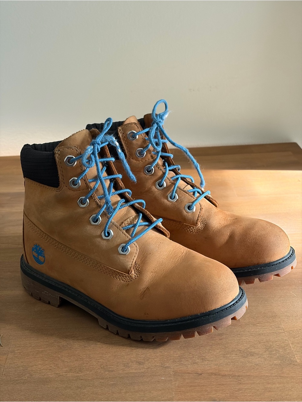Timberland Kids Waterproof Boots Wheat Blue Accents Size 4.5 Boys/Youth